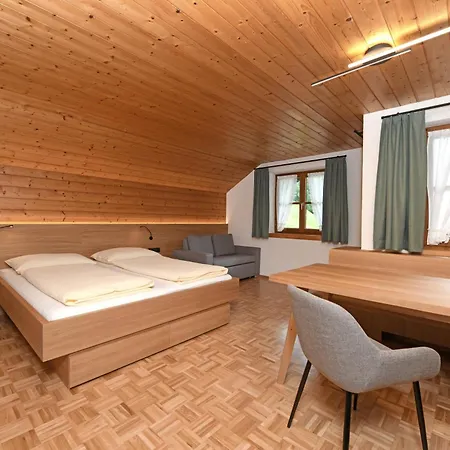 Karin Mitten Im Gruenen Apartmán