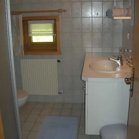 Karin Mitten Im Gruenen Appartement