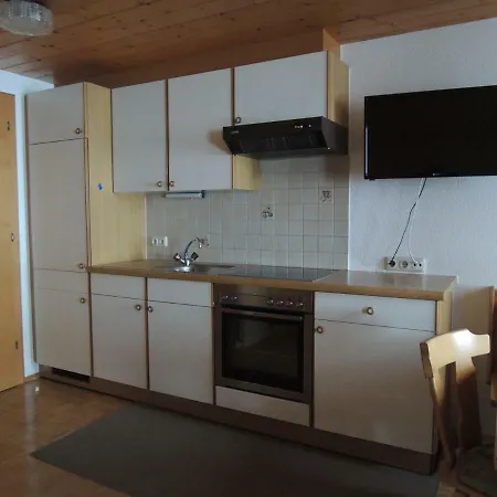 Karin Mitten Im Gruenen