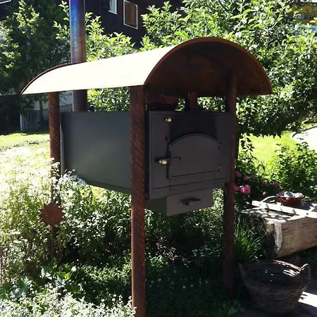 Karin Mitten Im Gruenen Apartman