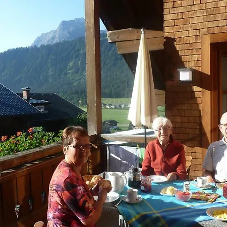Karin Mitten Im Gruenen *