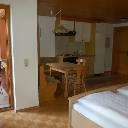 Karin Mitten Im Gruenen *